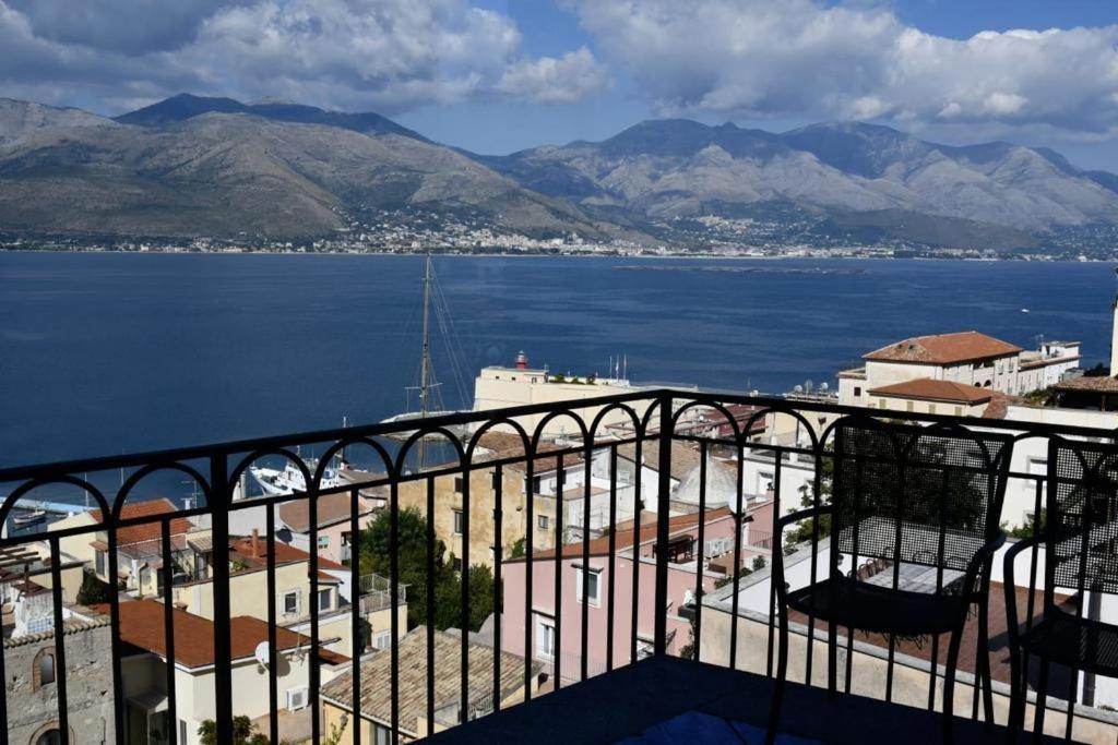 Le Suite Guarinelli B&B Gaeta Exteriör bild