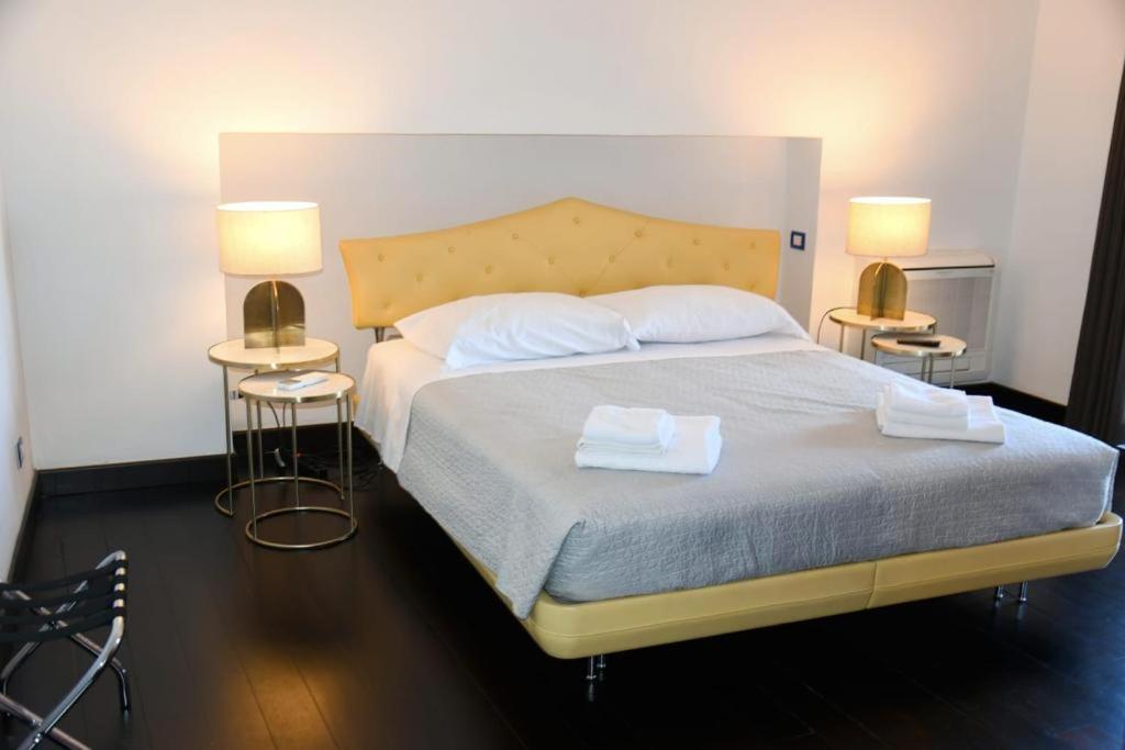 Le Suite Guarinelli B&B Gaeta Exteriör bild