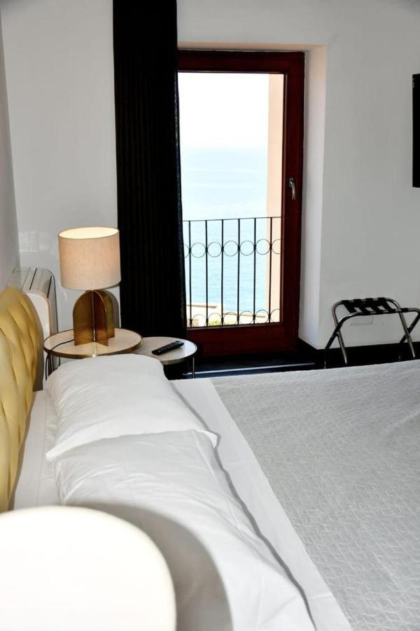 Le Suite Guarinelli B&B Gaeta Exteriör bild