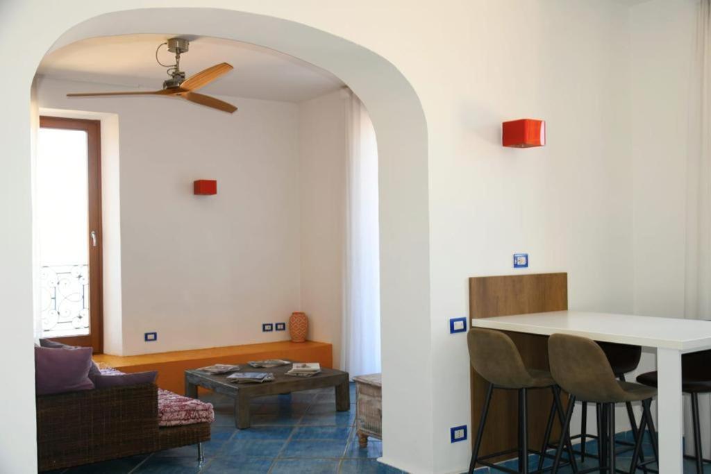 Le Suite Guarinelli B&B Gaeta Exteriör bild